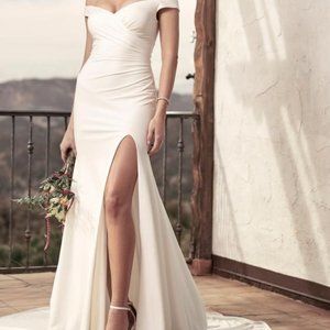 Brand New Joelle Olivia Wedding / Wedding Reception Dress